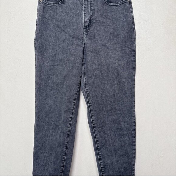 Levi's Womens Size 25 High Waisted Mom Jeans - Picture 6 of 16